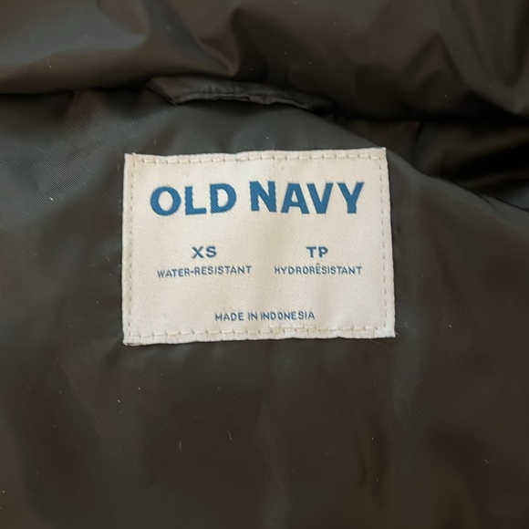 Water Resistant Quilted Puffer Vest - Picture 3 of 3